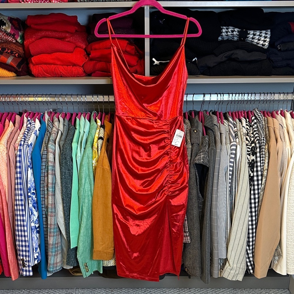 Windsor red satin sleeveless side ruched front slit midi dress size S NWT